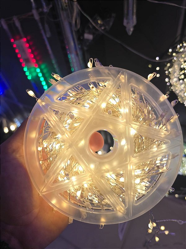 PISCA FIO DE FADA CLUSTER WARM 20 METROS 600 LEDS COM FUNÇÕES BIVOLT USO INTERNO E EXTERNO IP68 - PRÉ VENDA 2026