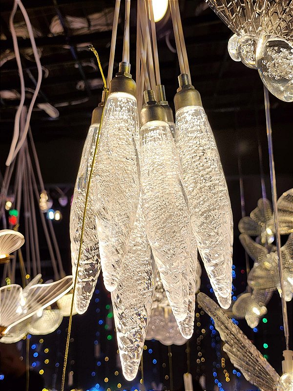 PENDENTE GOTAS DE CRISTAL 10 CRISTAIS WARM 18CM BIVOLT - PRÉ VENDA 2026