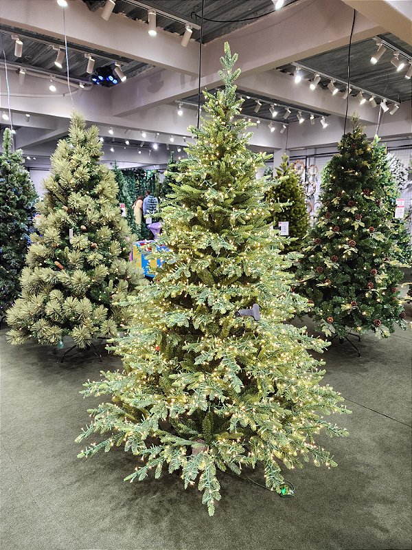 ÁRVORE PINHEIRO REALISTA PARIS 2,70CM 6506 GALHOS SUPER ILUMINADA 10540 LEDS WARM BIVOLT - PRÉ VENDA 2026