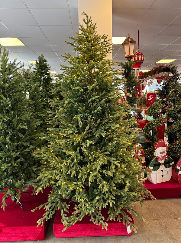 ÁRVORE LUXO PINHEIRO SUPER REALISTA MELBOURNE 2,40CM 1514 GALHOS COM 3000 LEDS FIO DE FADA - PRÉ VENDA 2026