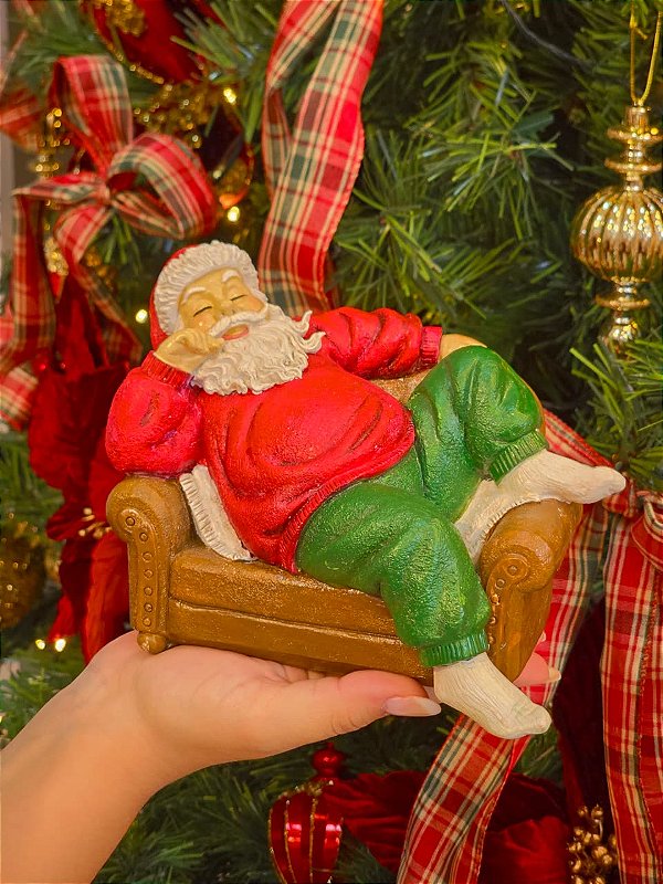 PAPAI NOEL DEITADO NO SOFA EM RESINA 19,5CM - PRÉ VENDA 2026