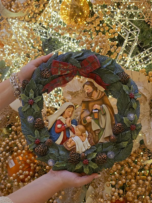 SAGRADA FAMÍLIA NA GUIRLANDA EM RESINA COM LED 33CM - PRÉ VENDA 2026