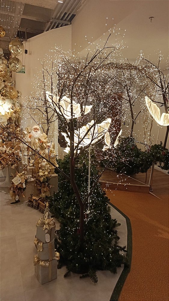 ÁRVORE ARAMADA FIO DE FADA 1920 LEDS 240CM BIVOLT - PRÉ VENDA 2026