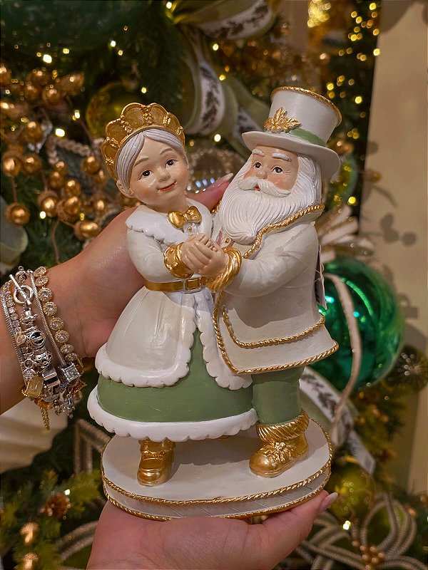 PAPAI NOEL DANÇANDO COM A MAMÃE NOEL VERDE 20,5CM - PRÉ VENDA 2026