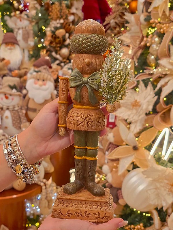 QUEBRA NOZES RÚSTICO VERDE COM ÁRVORE 30,3CM - PRÉ VENDA 2026