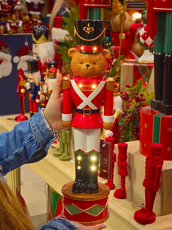 URSO SOLDADO DE CHUMBO COM LED 45CM - PRÉ VENDA 2026