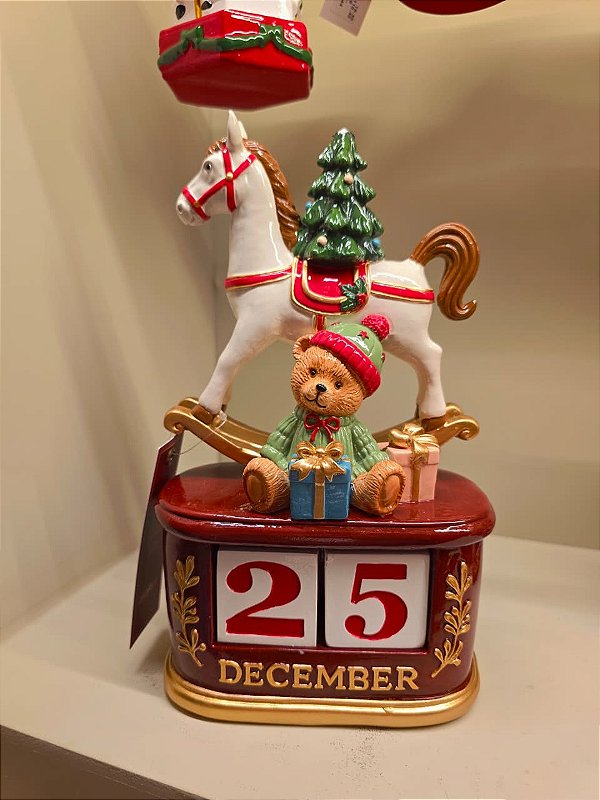 CAVALO DE BALANÇO COM CALENDÁRIO 23CM - PRÉ VENDA 2026