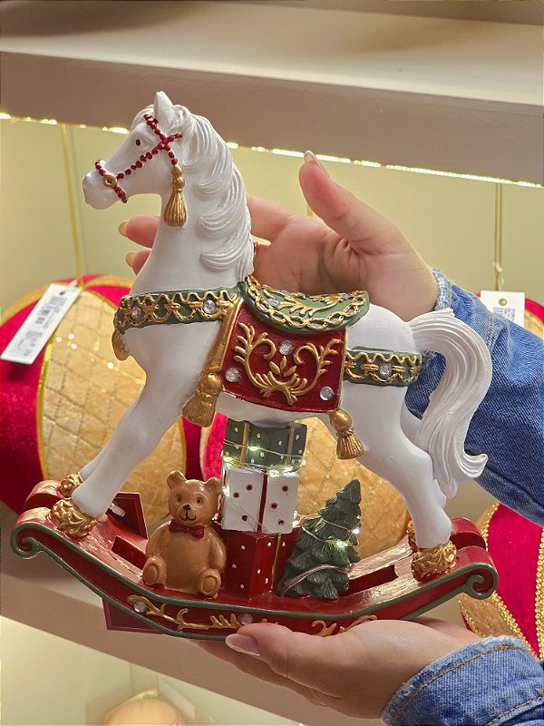 CAVALO DE BALANÇO BRANCO COM LED 25CM - PRÉ VENDA 2026