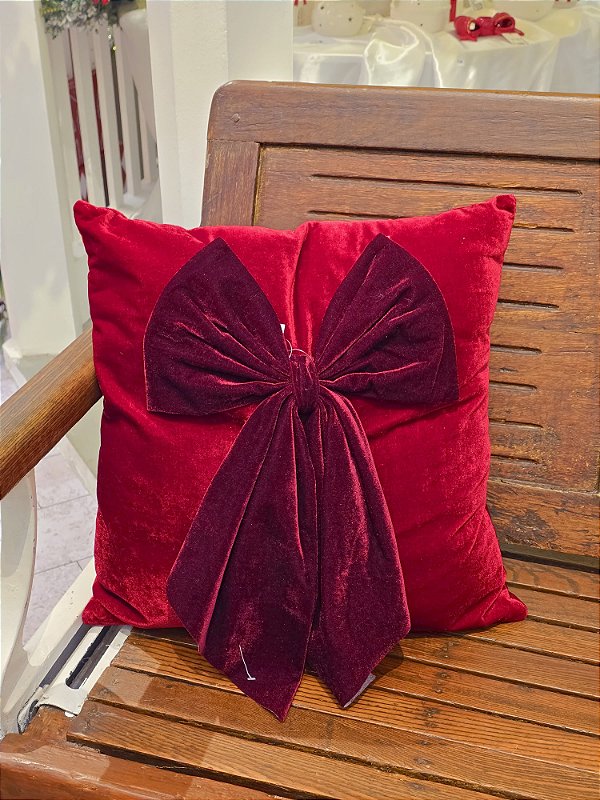 ALMOFADA VERMELHA COM LAÇO VERMELHO VELUDO 45CM - PRÉ VENDA 2026