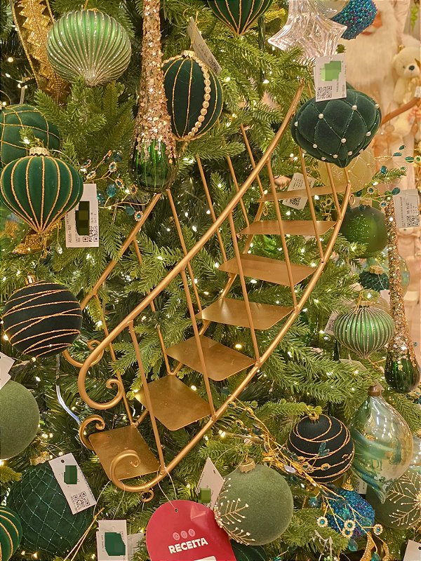 ESCADA DECORATIVA EM METAL DOURADA DIREITO 43CM - PRÉ VENDA 2026