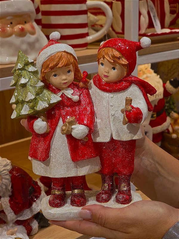 CRIANÇAS EM RESINA VERMELHO E BRANCO 20CM - PRÉ VENDA 2026