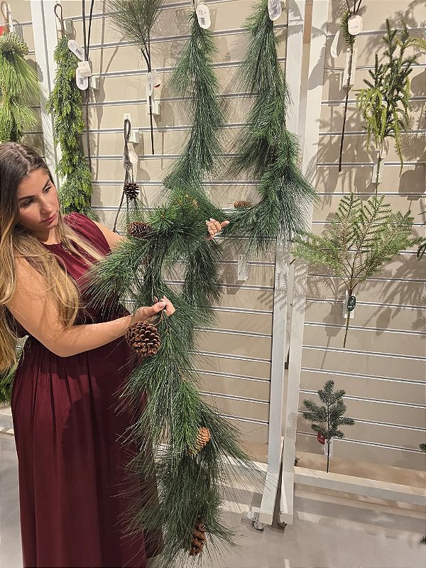 FESTÃO REALISTA PINHEIRO COM PINHAS 2,00CM - PRÉ VENDA 2026