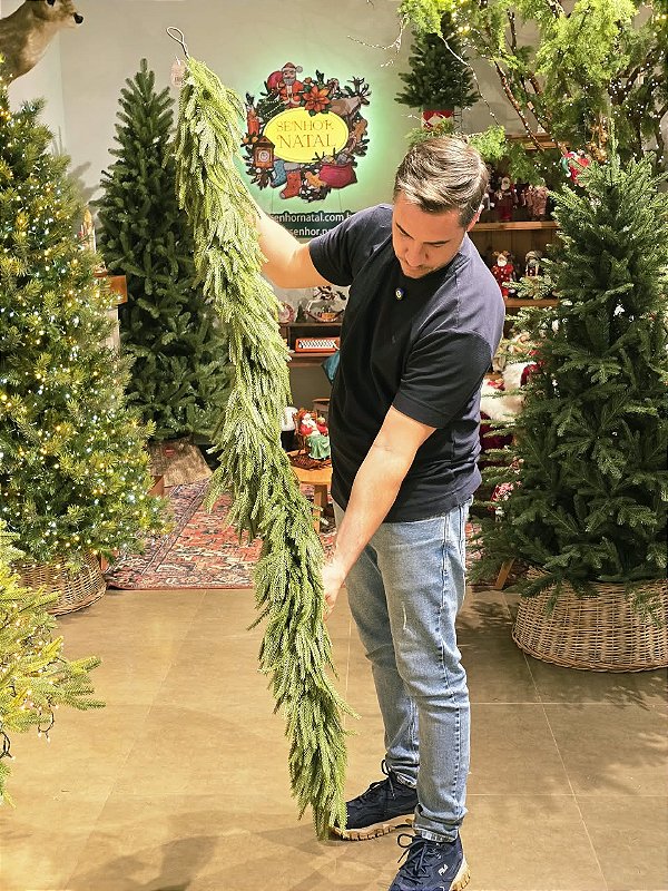 FESTÃO REALISTA CIPRESTE TOQUE REAL EMBORRACHADO 1,80CM