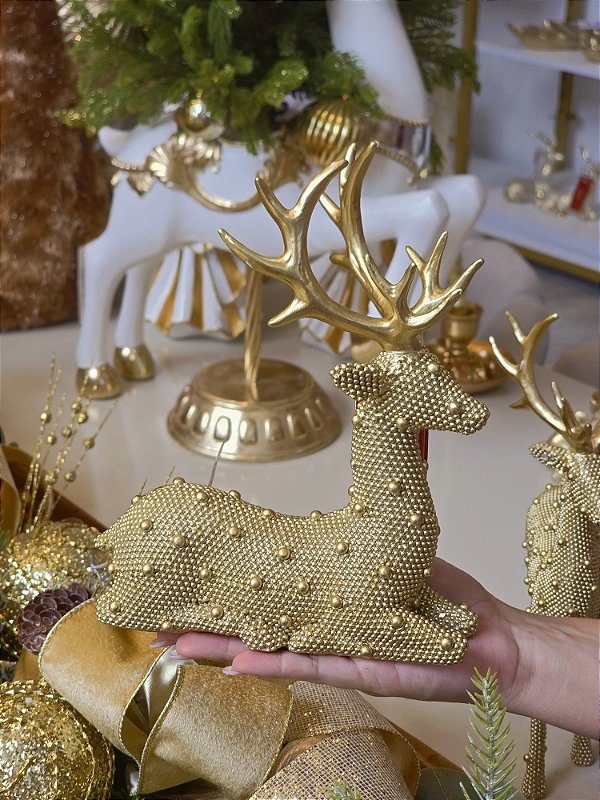 RENA DEITADA COM BOLINHAS DOURADA RESINA 22CM - PRÉ VENDA 2026