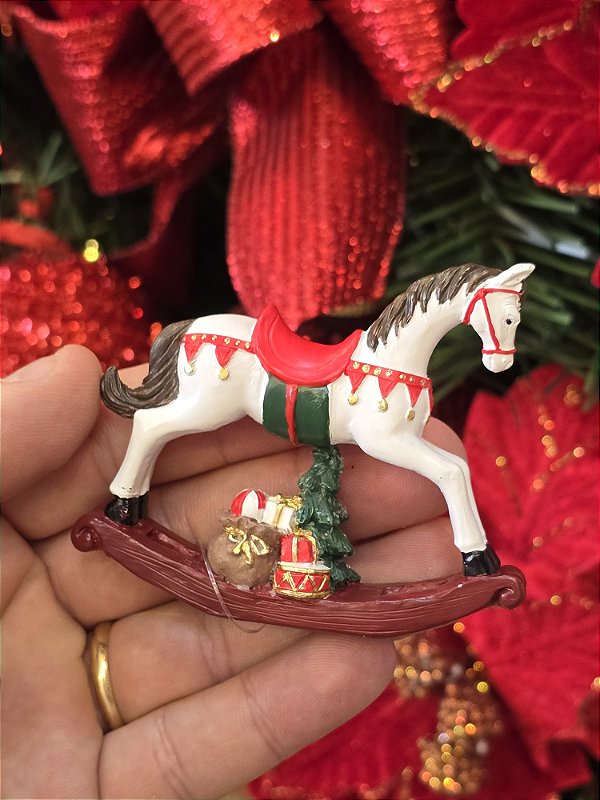 MINI CAVALO DE BALANÇO EM RESINA 6,5CM - PRÉ VENDA 2026