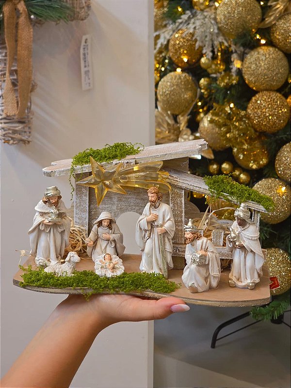 PRESÉPIO EM RESINA COM ESTÁBULO COM LED - PRÉ VENDA 2026