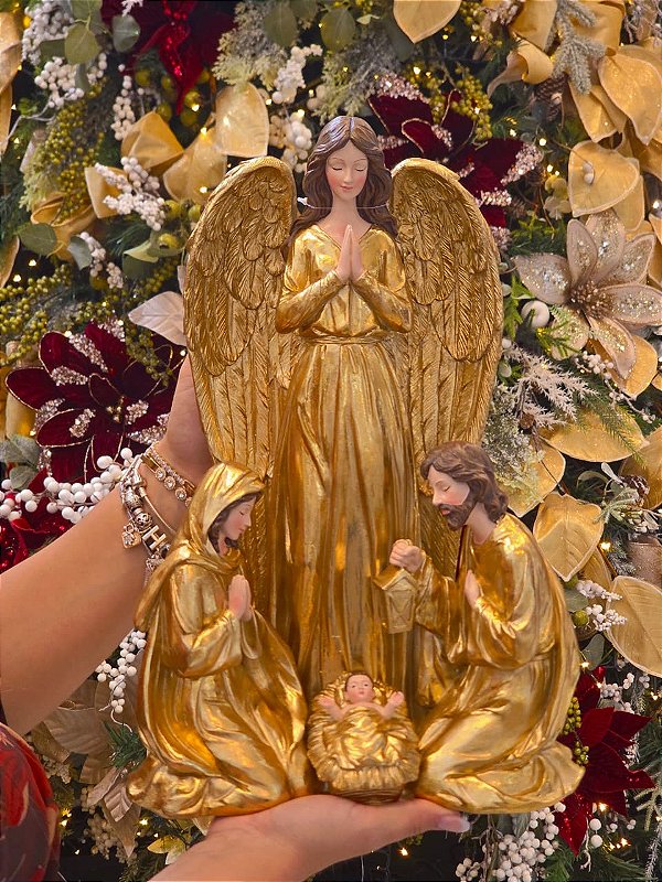 SAGRADA FAMÍLIA COM ANJO DOURADO EM RESINA 35,5CM - PRÉ VENDA 2026