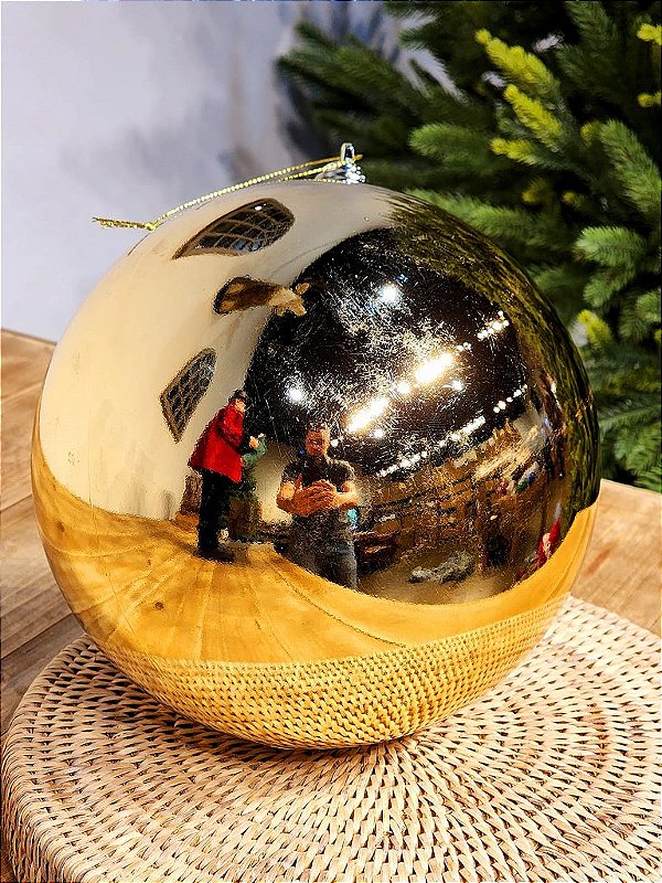 BOLA TRADICIONAL DOURADA BRILHANTE 20CM - PRÉ VENDA 2026