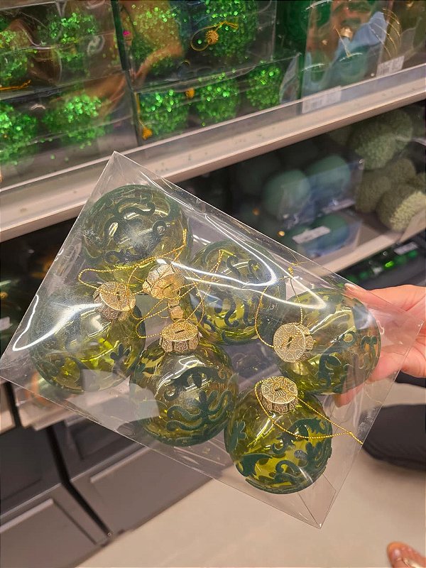 BOLA VERDE TRABALHADA EM ARABESCOS VELUDO 8CM COM 6 UNIDADES - PRÉ VENDA 2026