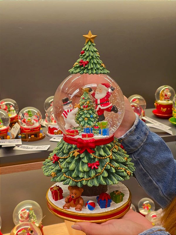 GLOBO DE NEVE COM ÁRVORE 29,5CM - PRÉ VENDA 2026
