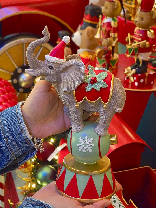 ELEFANTE NO CIRCO 24,8CM - PRÉ VENDA 2026