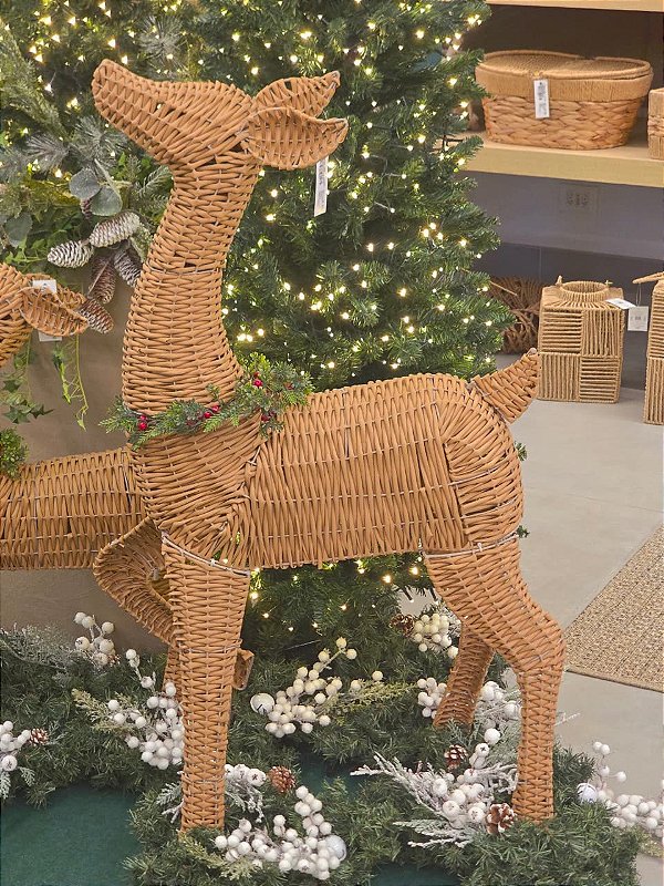 RENA EM PÉ COM GUIRLANDA 1,10X50X20CM - PRÉ VENDA 2026