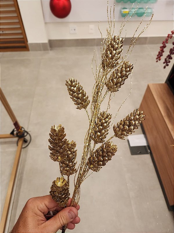 GALHO COM PINHAS DOURADA COM GLITTER 76CM - PRÉ VENDA 2026