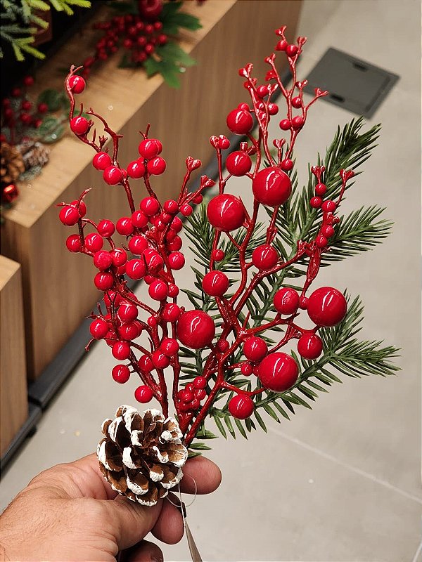 GALHO DECORATIVO MIX DE BERRY COM PINHA 36CM - PRÉ VENDA 2026