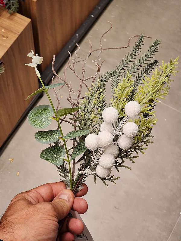 GALHO DECORATIVO BERRY BRANCO COM FOLHAS 42CM - PRÉ VENDA 2026