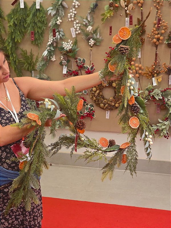 FESTÃO ARAMADO NATURAL COM LARANJA E FOLHAS 1,80CM - PRÉ VENDA 2026