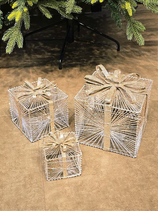 TRIO DE CAIXAS DE PRESENTE ARAMADA DOURADA COM LEDS WARM