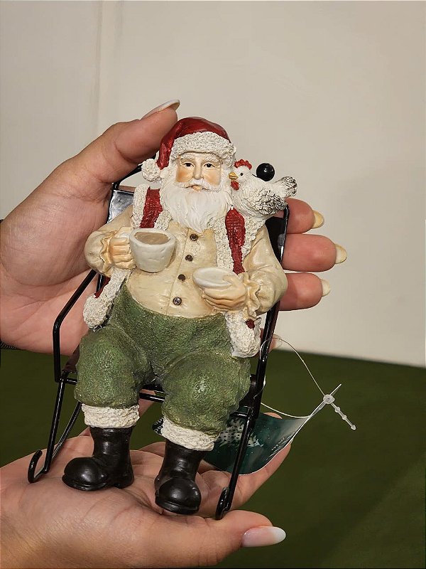 PAPAI NOEL FAZENDEIRO NA CADEIRA DE BALANÇO 15CM - PRÉ VENDA 2026