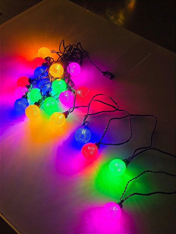 PISCA CORDÃO 20 LAMPADAS BOLAS RETRO COLORIDO 9,5 METROS BIVOLT USO INTERNO E EXTERNO