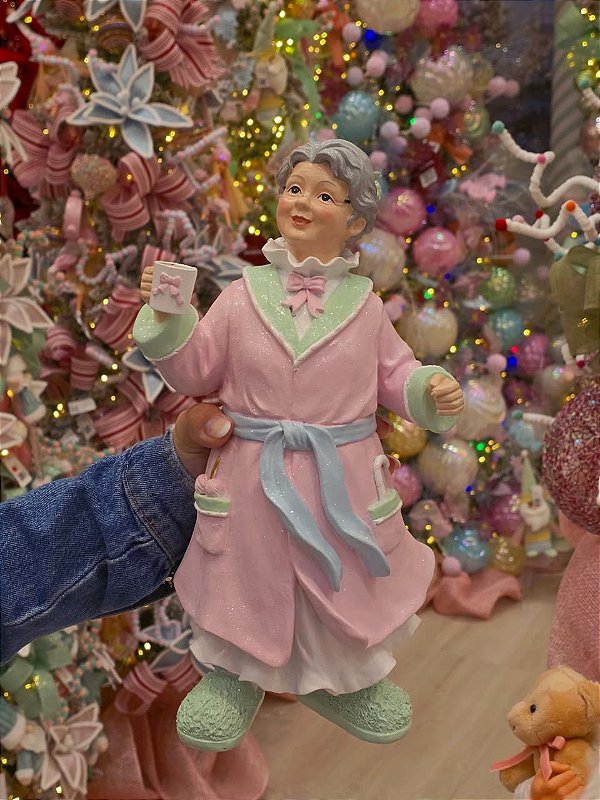 MAMÃE NOEL DE PIJAMA EM RESINA CANDY 32,5CM - PRÉ VENDA 2026
