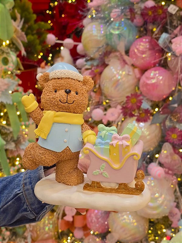 URSO COM TRENO EM RESINA CANDY 18CM - PRÉ VENDA 2026