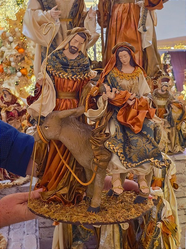 SAGRADA FAMÍLIA SACRA TERRACOTA E VERDE 43,1CM - PRÉ VENDA 2026