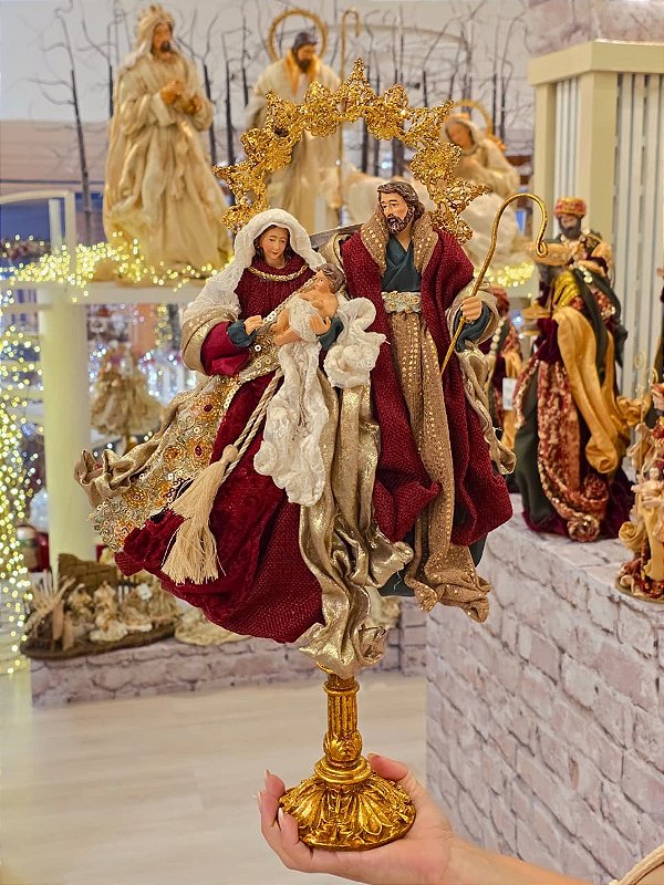 SAGRADA FAMÍLIA LUXO LINHA SACRA VERMELHO E VERDE 42,5CM - PRÉ VENDA 2026