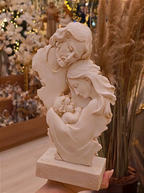ESTÁTUA SAGRADA FAMÍLIA EM RESINA 28CM - PRÉ VENDA 2026