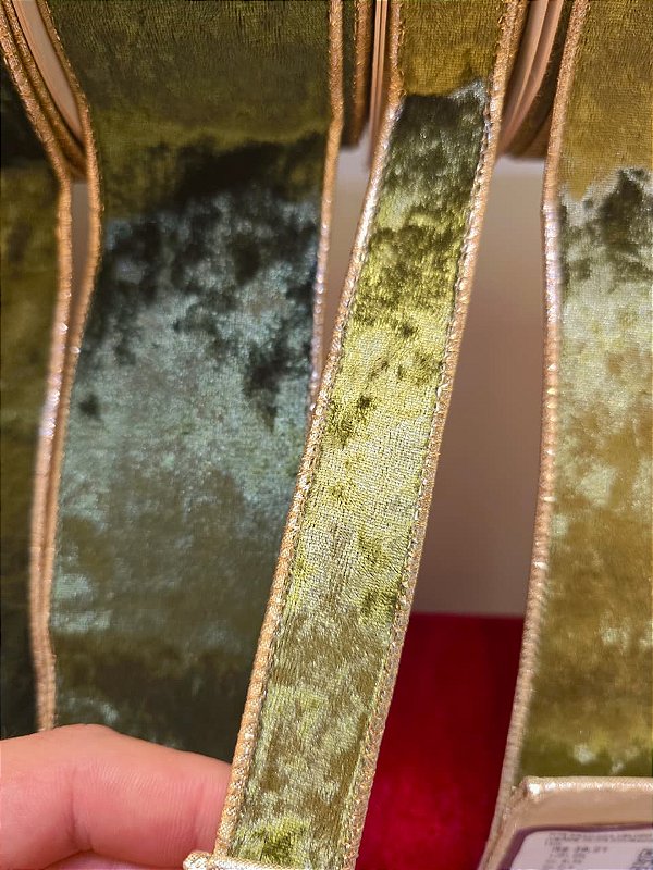 FITA ARAMADA VELUDO VERDE OLIVA DUPLA FACE 2,5CM - PRÉ VENDA 2026