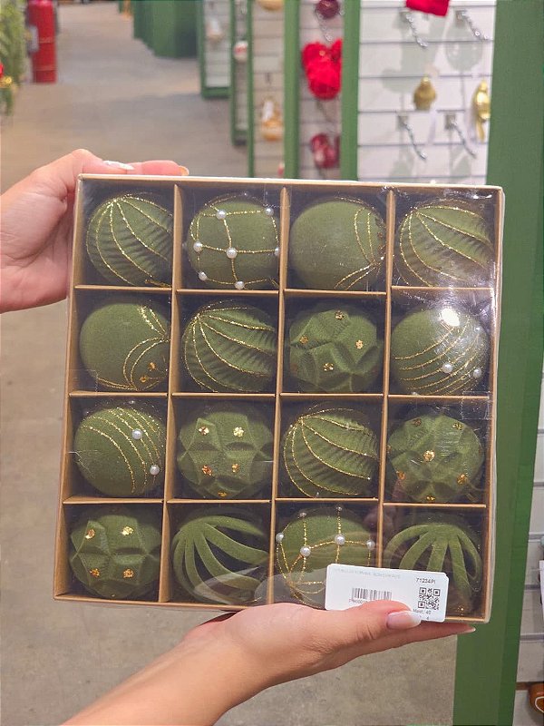 KIT BOLAS VELUDO FORMAS VERDE 6CM COM 16 UNIDADES - PRÉ VENDA 2026