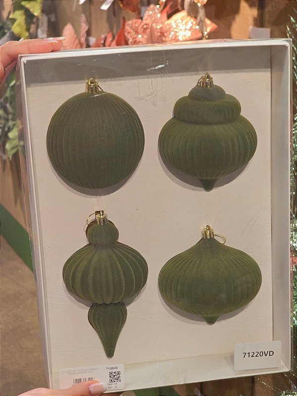 KIT ORNAMENTOS VELUDO VERDE 10CM COM 4 UNIDADES - PRÉ VENDA 2026