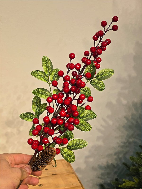 GALHO DECORATIVO BERRY COM PINHA 68CM