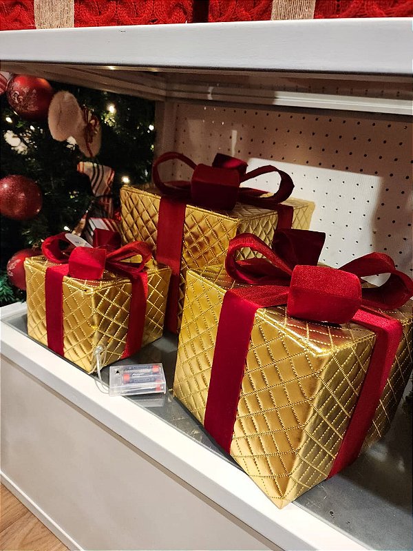 TRIO DE CAIXA DE PRESENTE COM LED WARM DOURADA - PRÉ VENDA 2026