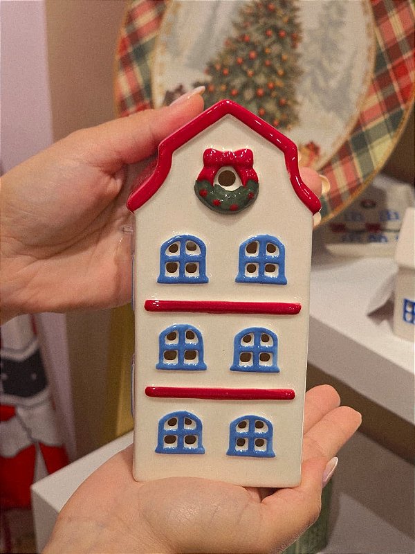 CASA CERÂMICA DECORADA COM LUZ 15,5CM - PRÉ VENDA 2026