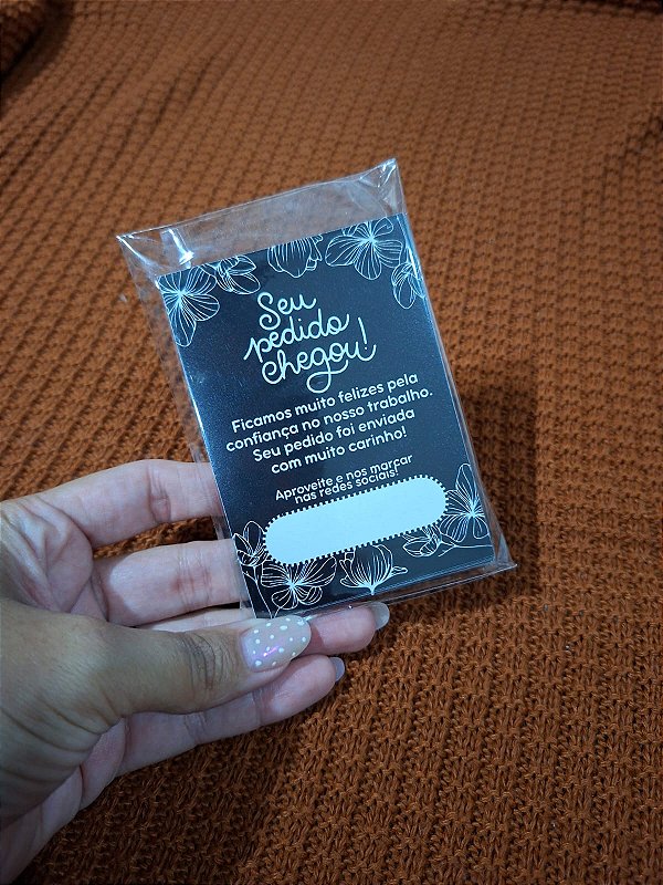 ÚLTIMA UNIDADE - 100 Mini Panfleto + 100 Mini Adesivos c/ Instagram e WhatsApp (está com erro de português no texto "e nos marcar" em vez de " e nos marque" )