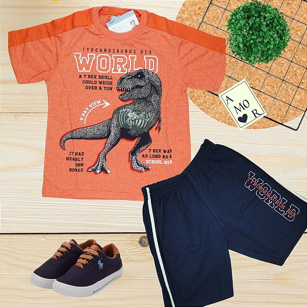 Conjunto Menino Shorts e camiseta Tyronnosaurus REX - TAMANHO 6