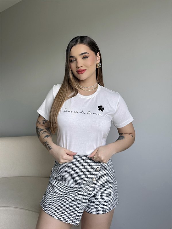 T-SHIRT DEUS CUIDA DE MIM C/APLICAÇÃO - OFF WHITE