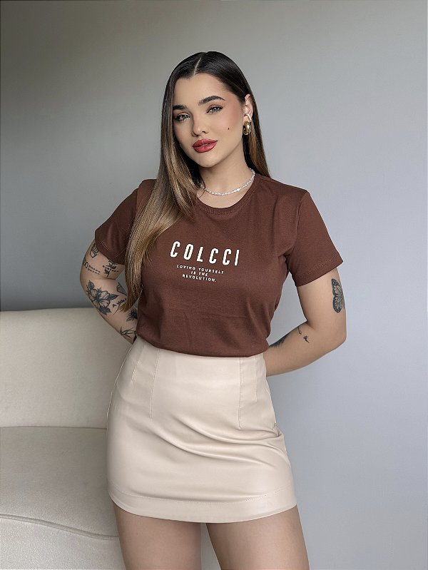 T-SHIRT COLCCI LOVING YOUR SELF ALTO RELEVO - MARROM