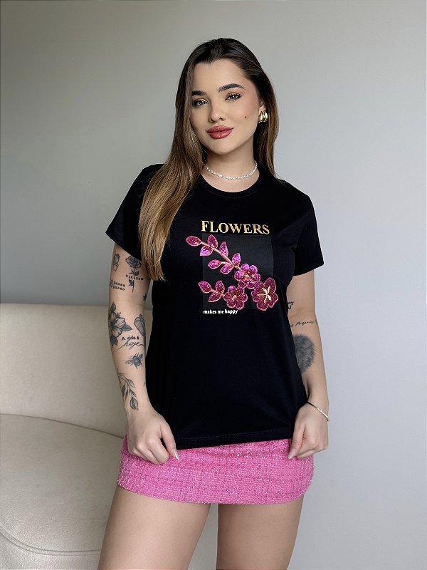 T-SHIRT FLOWERS MAKES C/APLICAÇÃO - PRETO