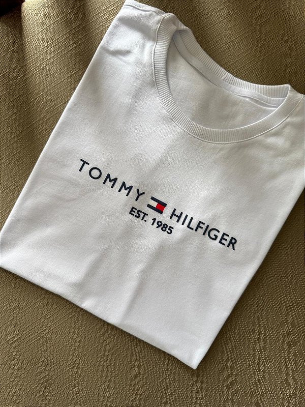 T-SHIRT TOMMY HILFIGER ALTO RELEVO - BRANCO